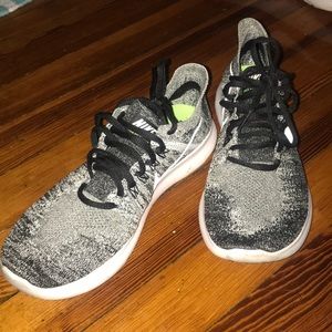 Nike Free Flyknit Running Shoe Size 8